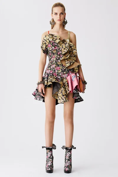 Look 16